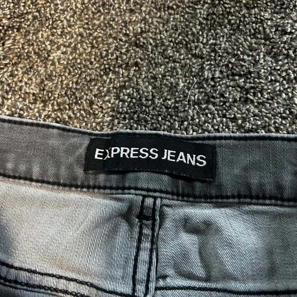 Express Jeans Skinny Womens 8R Gray Good Distressed Knee Raw Hem Faded Denim